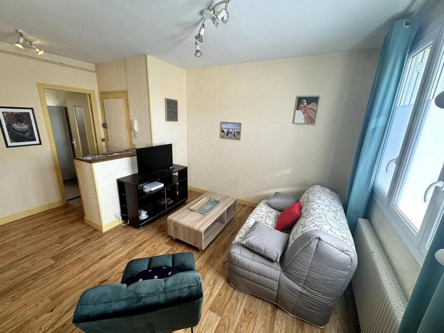 Appartement Proche De L'Hyper-Centre Avec Garage Caen Esterno foto