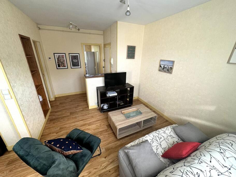 Appartement Proche De L'Hyper-Centre Avec Garage Caen Esterno foto